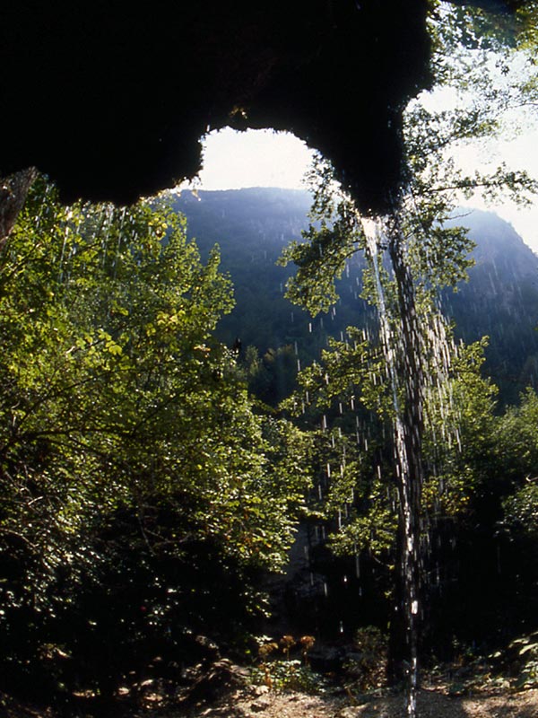 Fonte degli Innamorati, Gole di Celano